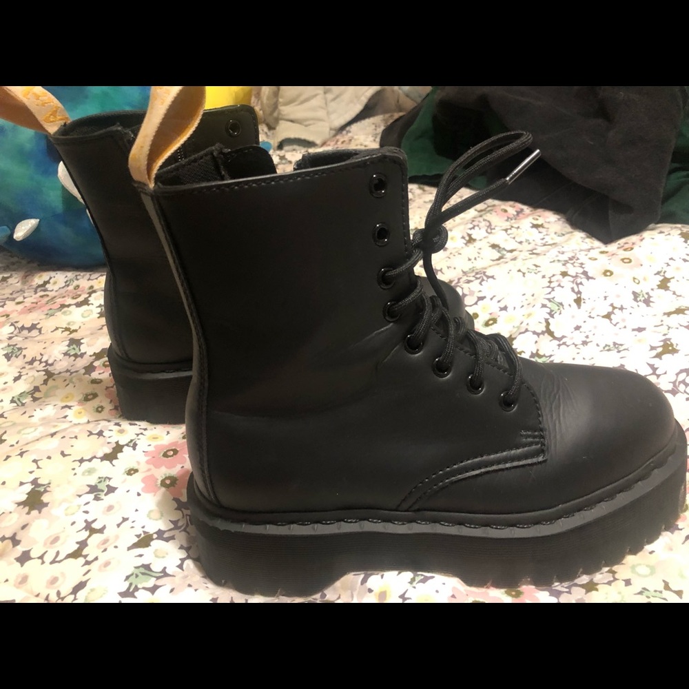 Vegan jadon dr martens